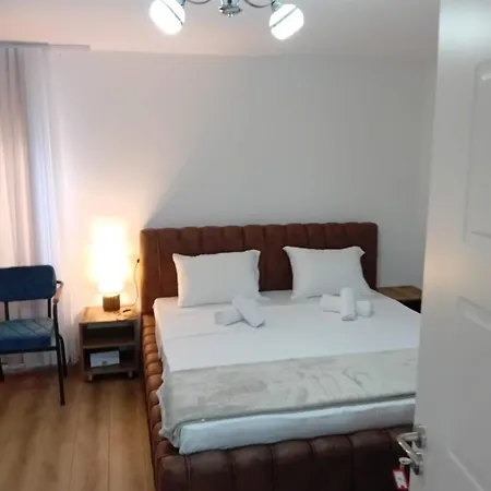 Hotel Dragobia House & Table