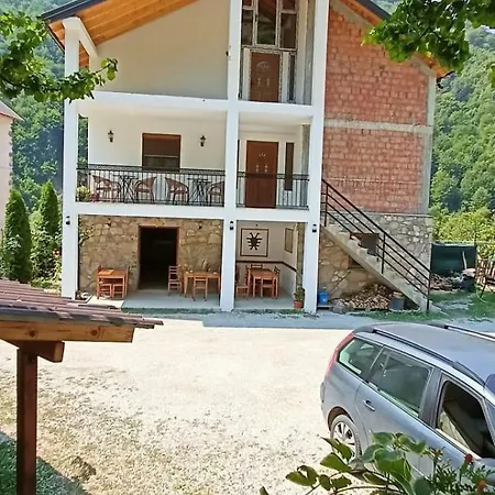 Dragobia House & Table 5* Dragobi